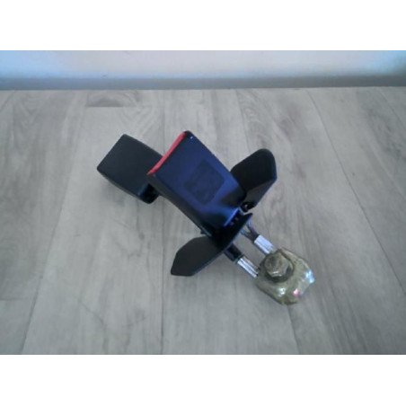 Attache ceinture arriere centrale AUDI A4 2 AVANT PHASE 2 BREAK d’occasion