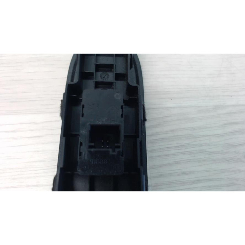 Interrupteur de leve vitre avant droit CITROEN C5 2 BREAK d’occasion