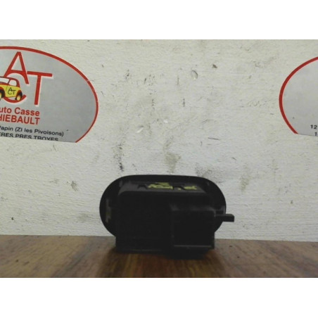 Interrupteur de leve vitre avant gauche OPEL CORSA (D) PHASE 1 d’occasion