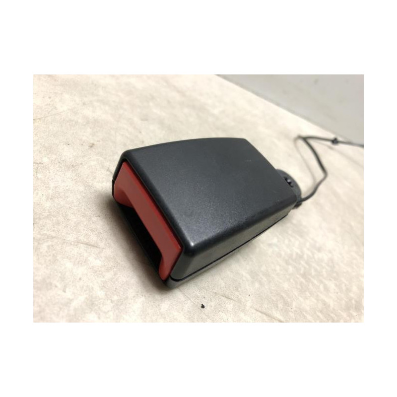 Attache ceinture centrale avant RENAULT TWINGO 3 PHASE 1 d’occasion