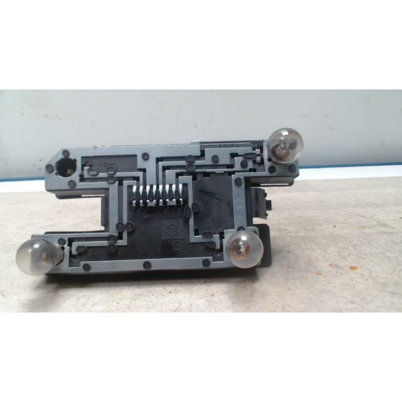 Platine feu arriere droit RENAULT CLIO 1 PHASE 3 d’occasion