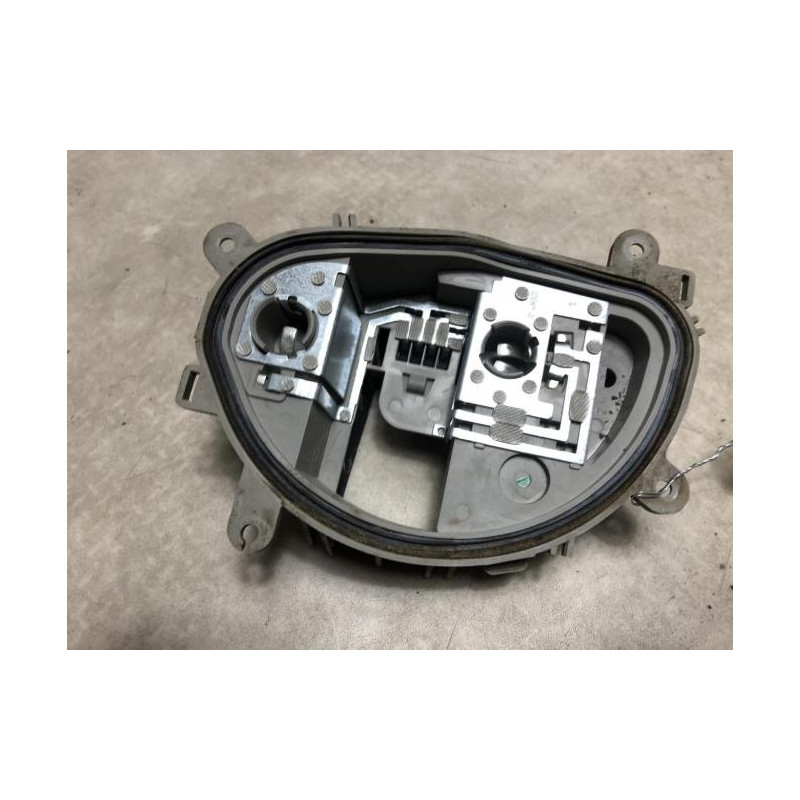 Platine feu arriere gauche FORD B-MAX d’occasion