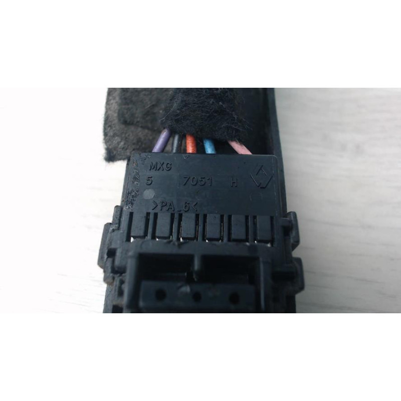 Platine feu arriere gauche RENAULT KANGOO 1 PHASE 1 d’occasion