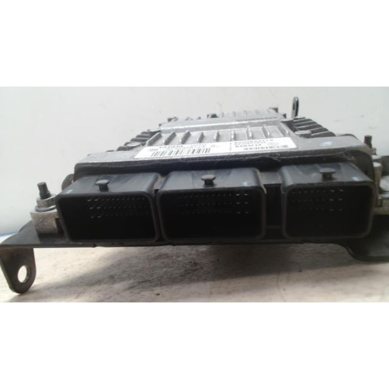 Calculateur moteur RENAULT SCENIC 2 PHASE 2 d’occasion