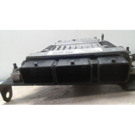 Calculateur moteur RENAULT SCENIC 2 PHASE 2 d’occasion