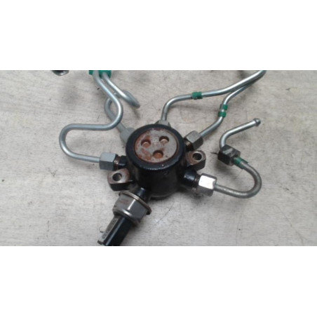 Rampe injection PEUGEOT 407 PHASE 1 d’occasion