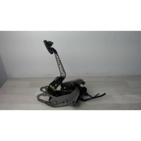 Pedalier d'embrayage FORD FIESTA 6 PHASE 1 d’occasion