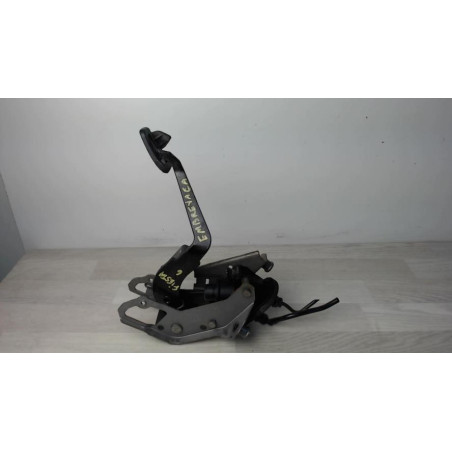 Pedalier d'embrayage FORD FIESTA 6 PHASE 1 d’occasion
