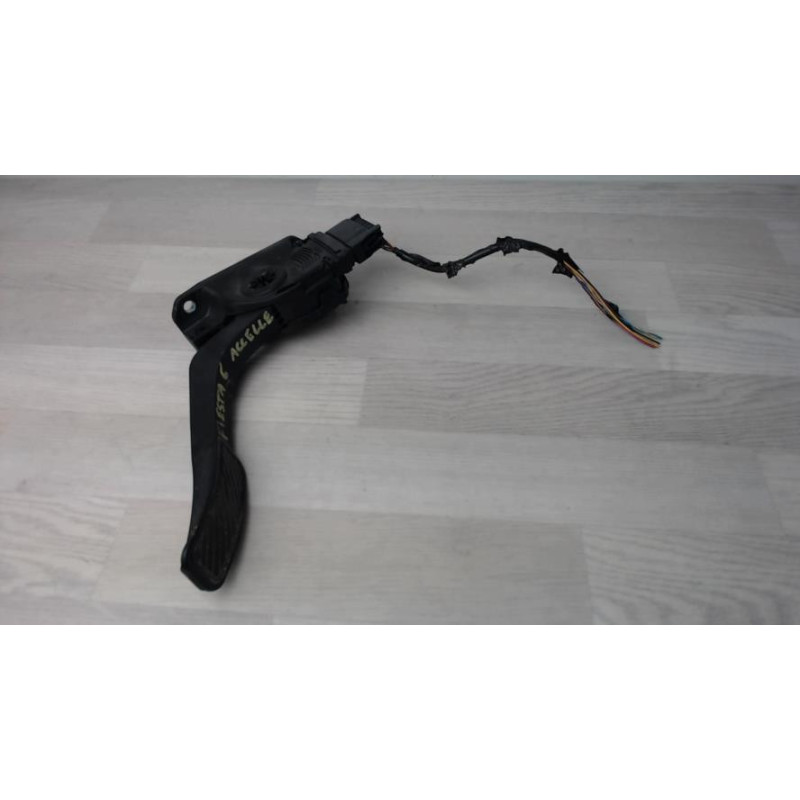 Pedalier d'accelerateur FORD FIESTA 6 PHASE 1 d’occasion