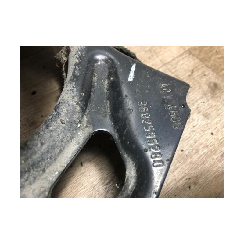 Bras de suspension superieur avant gauche CITROEN C6 d’occasion