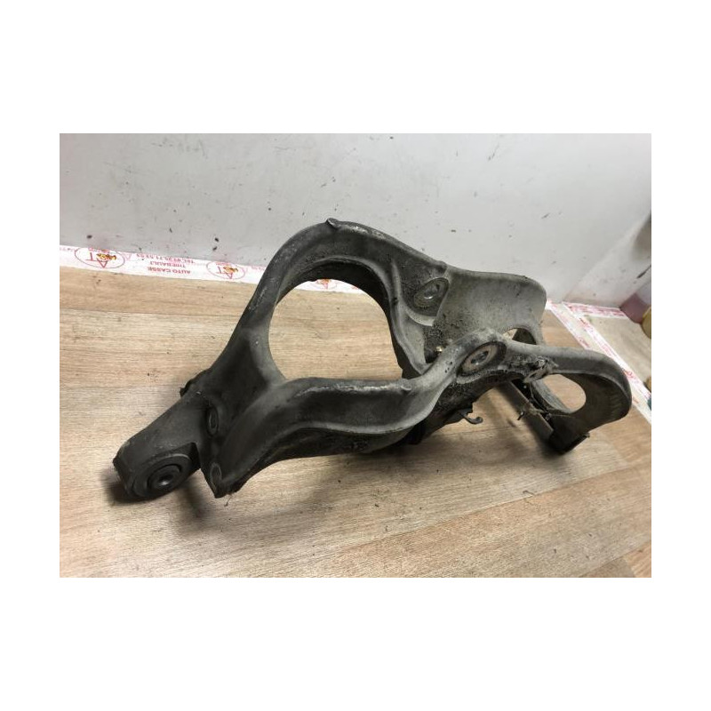 Bras de suspension superieur avant droit CITROEN C6 d’occasion