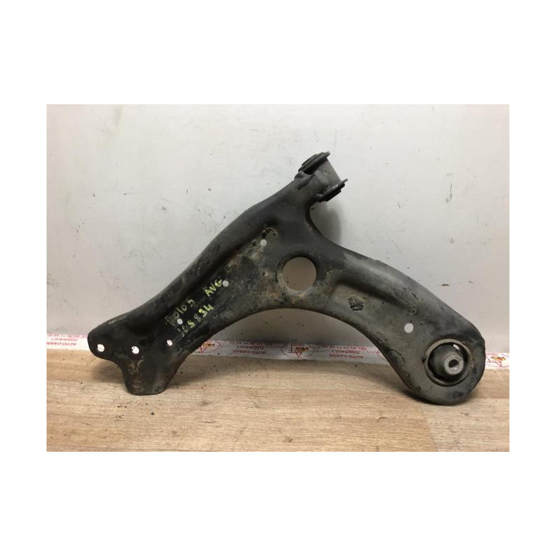 Triangle avant gauche VOLKSWAGEN POLO 5 PHASE 1 d’occasion
