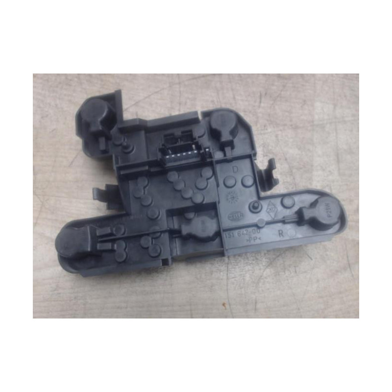 Platine feu arriere droit RENAULT MEGANE 1 PHASE 2 d’occasion