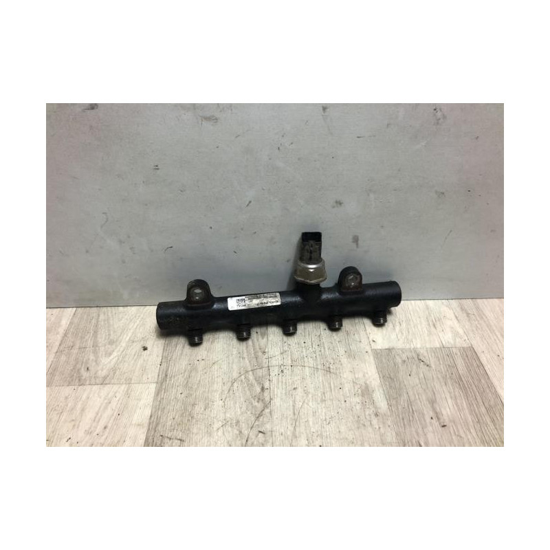 Rampe injection PEUGEOT 407 PHASE 1 d’occasion