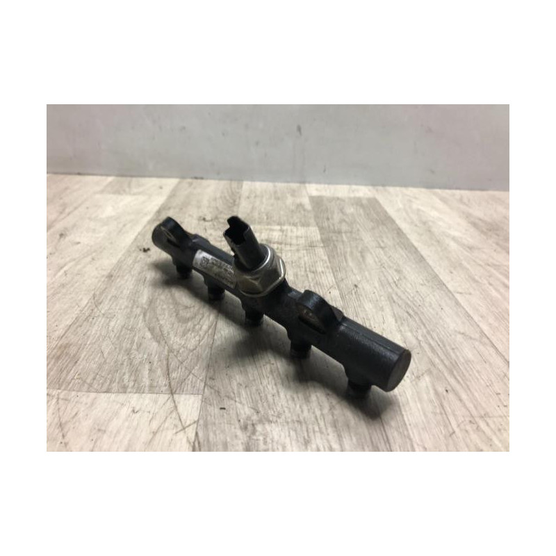 Rampe injection PEUGEOT 407 PHASE 1 d’occasion