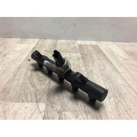 Rampe injection PEUGEOT 407 PHASE 1 d’occasion