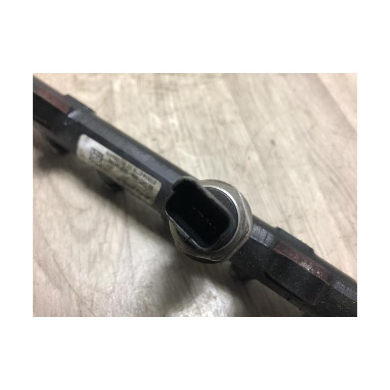 Rampe injection PEUGEOT 407 PHASE 1 d’occasion