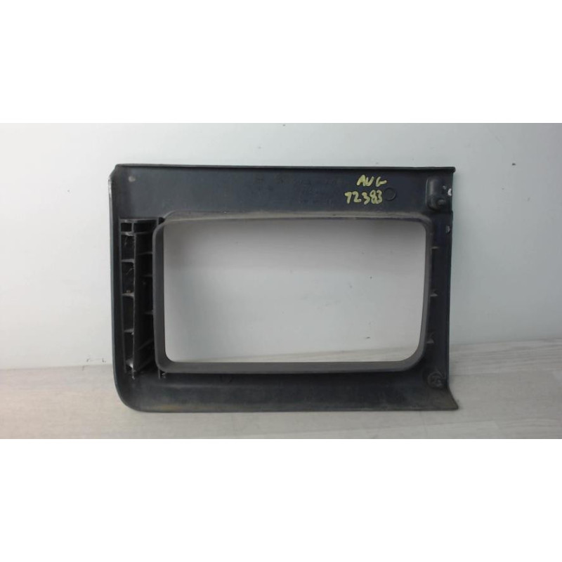 Enjoliveur de phare gauche VOLKSWAGEN LT 1 d’occasion