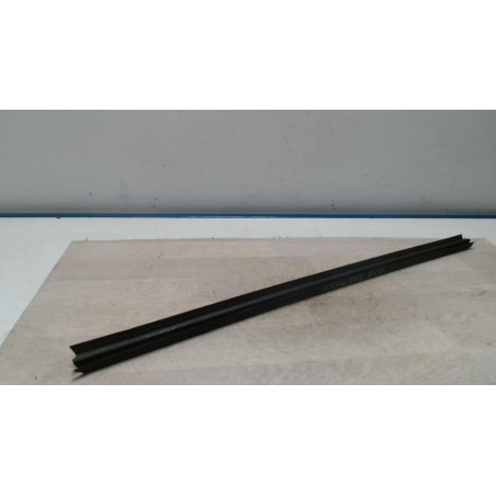 Garniture porte avant gauche MERCEDES CLASSE B 245 PHASE 2 d’occasion