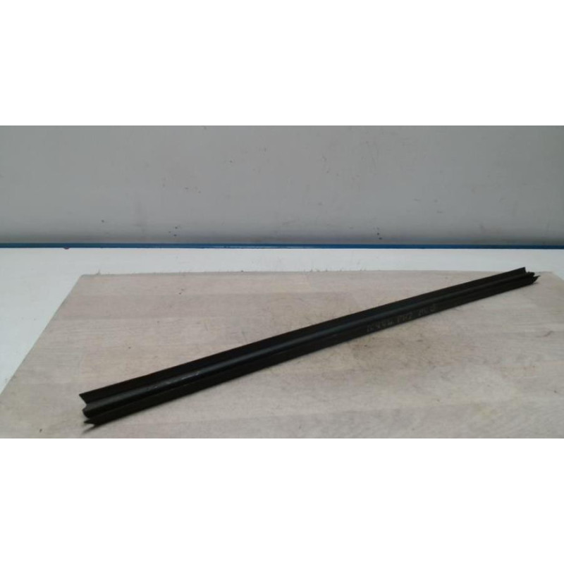 Garniture porte avant gauche MERCEDES CLASSE B 245 PHASE 2 d’occasion