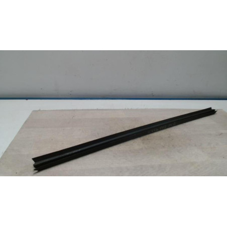 Garniture porte avant gauche MERCEDES CLASSE B 245 PHASE 2 d’occasion