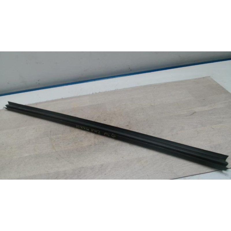 Garniture porte avant gauche MERCEDES CLASSE B 245 PHASE 2 d’occasion