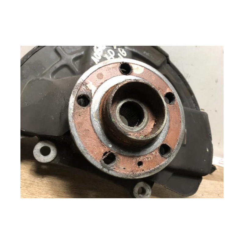 Fusee avant gauche VOLVO  d’occasion