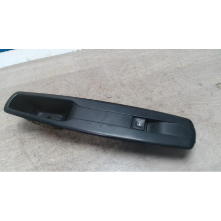 Interrupteur de leve vitre avant droit RENAULT GRAND SCENIC 3 PHASE 1 d’occasion