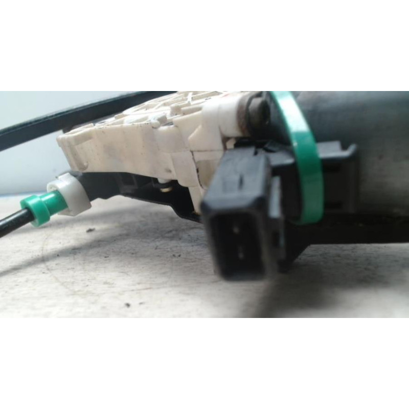 Leve vitre electrique avant gauche LAND ROVER FREELANDER 1 PHASE 1 d’occasion