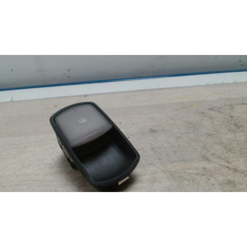 Interrupteur de leve vitre avant droit OPEL CORSA D PHASE 1 d’occasion