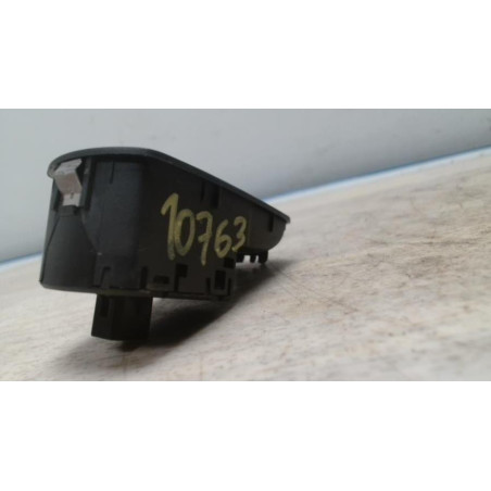 Interrupteur de leve vitre avant droit OPEL CORSA D PHASE 1 d’occasion