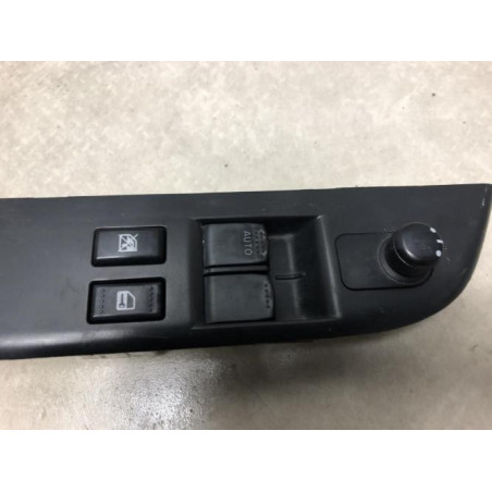 Interrupteur de leve vitre avant gauche SUZUKI SWIFT 3 d’occasion
