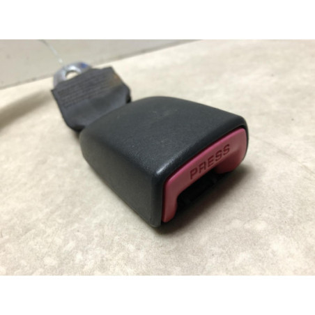 Attache ceinture arriere gauche SUZUKI SWIFT 3 d’occasion