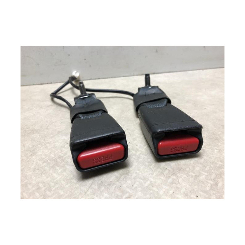 Attache ceinture arriere centrale NISSAN NAVARA NP300 d’occasion