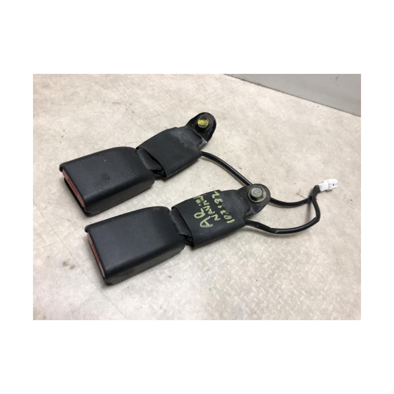 Attache ceinture arriere centrale NISSAN NAVARA NP300 d’occasion
