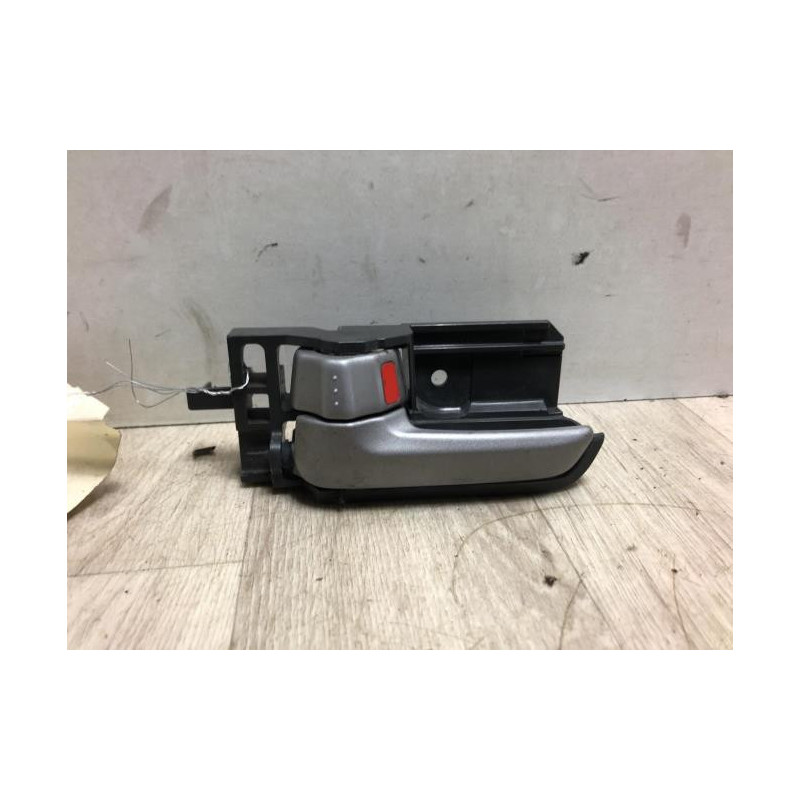 Poignee porte avant gauche SUZUKI SWIFT 3 d’occasion