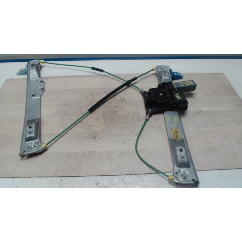 Leve vitre electrique avant gauche OPEL CORSA D PHASE 1 d’occasion