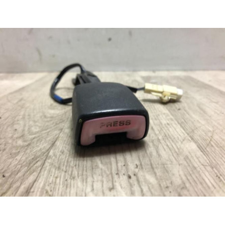 Attache ceinture avant gauche SUZUKI SWIFT 3 d’occasion