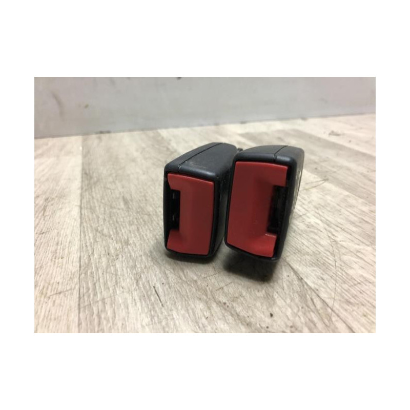 Attache ceinture arriere centrale VOLKSWAGEN SCIROCCO 3 PHASE 1 COUPE d’occasion