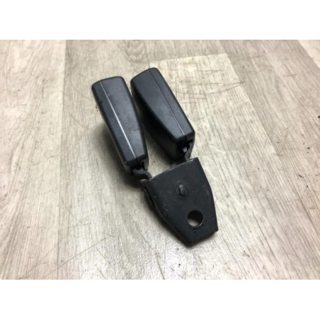 Attache ceinture arriere centrale VOLKSWAGEN SCIROCCO 3 PHASE 1 COUPE d’occasion