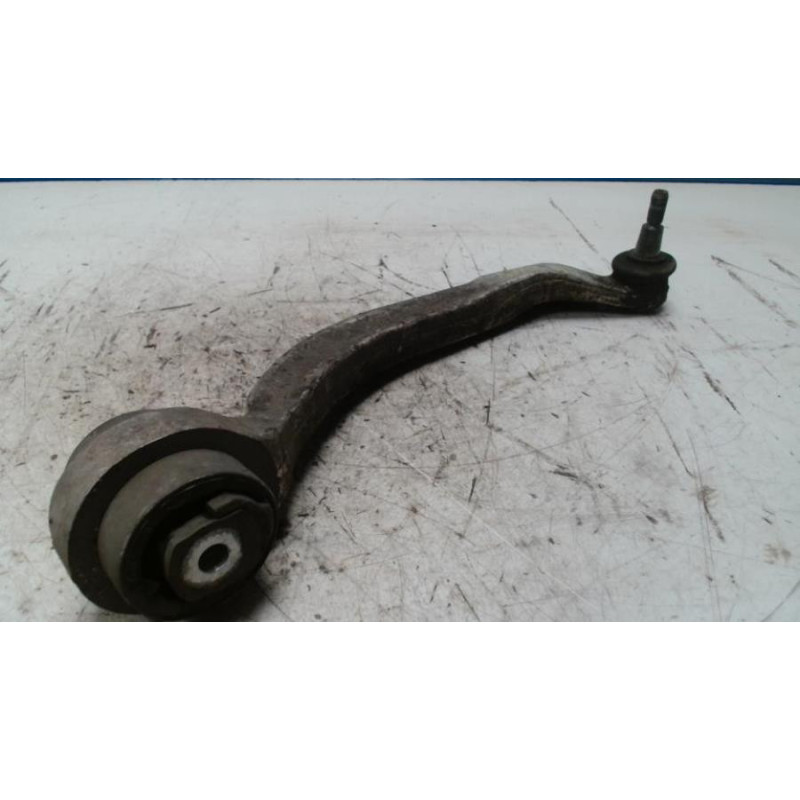 Bras de suspension superieur avant droit AUDI A4 2 AVANT PHASE 1 BREAK d’occasion