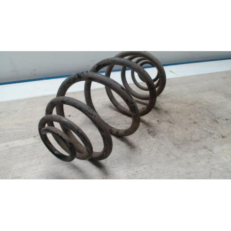 Ressort de suspension arriere gauche RENAULT KANGOO 2 PHASE 1 d’occasion