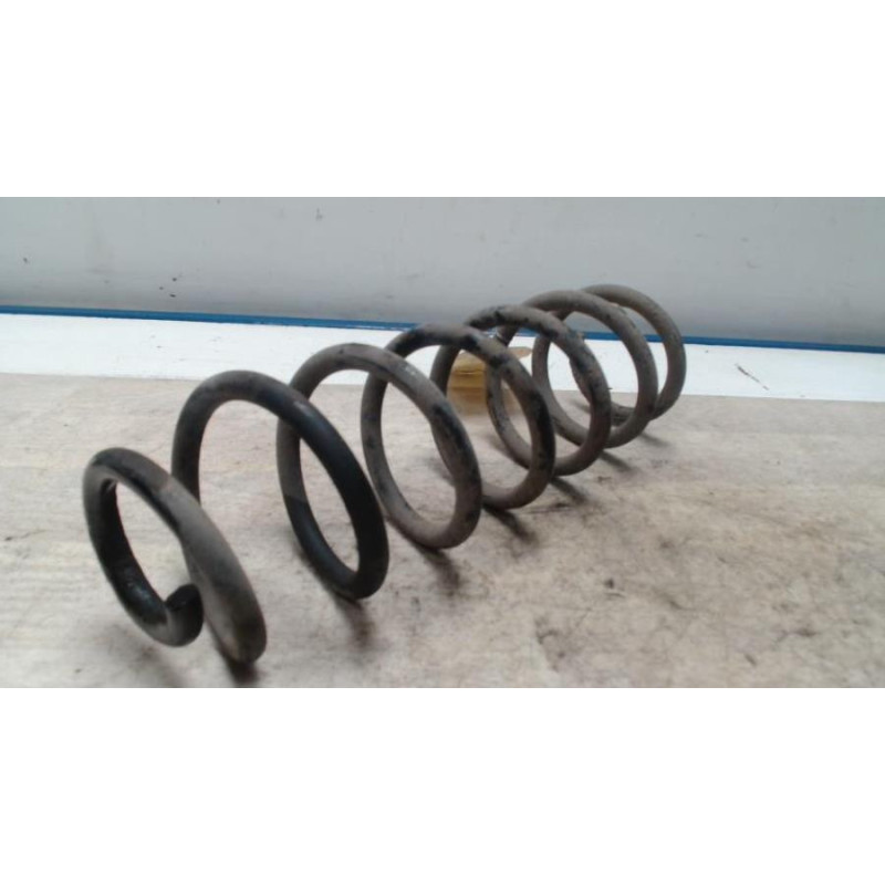 Ressort de suspension arriere droit RENAULT SCENIC 3 PHASE 1 d’occasion