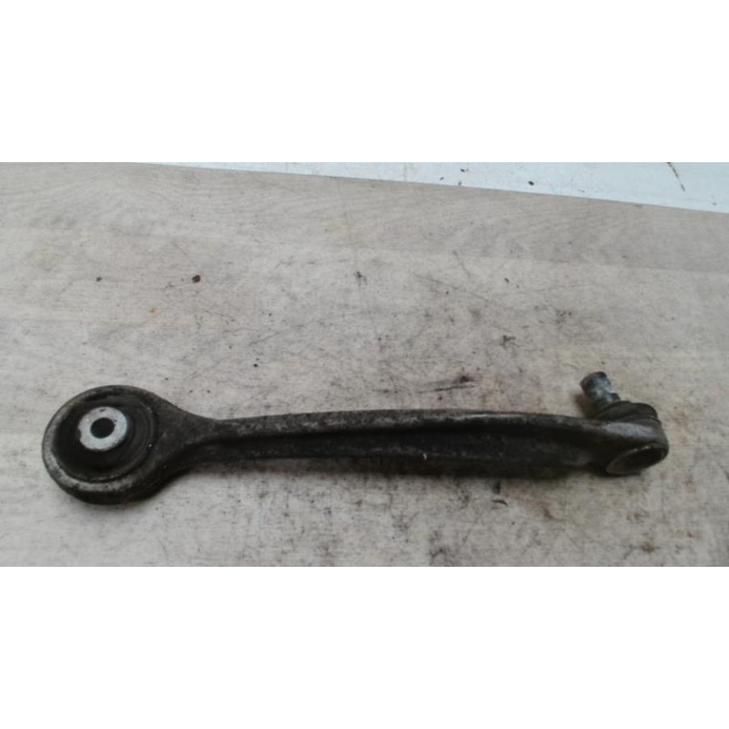 Bras de suspension superieur avant droit AUDI A4 2 AVANT PHASE 1 BREAK d’occasion