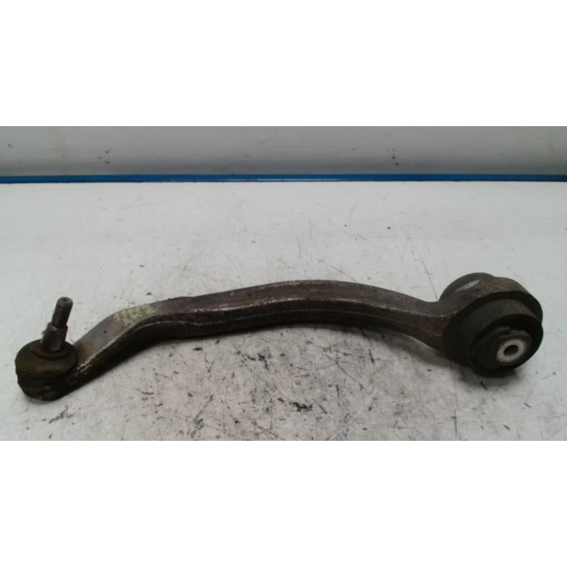 Bras de suspension superieur avant gauche AUDI A4 2 AVANT PHASE 1 BREAK d’occasion