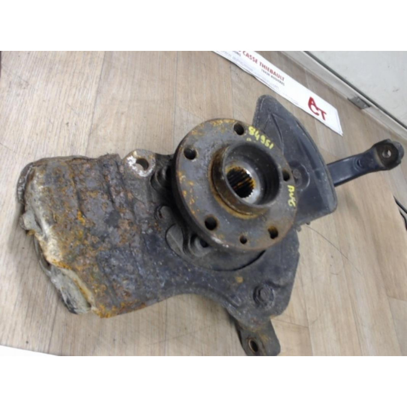 Fusee avant gauche ALFA ROMEO GT 2.0 JTS d’occasion