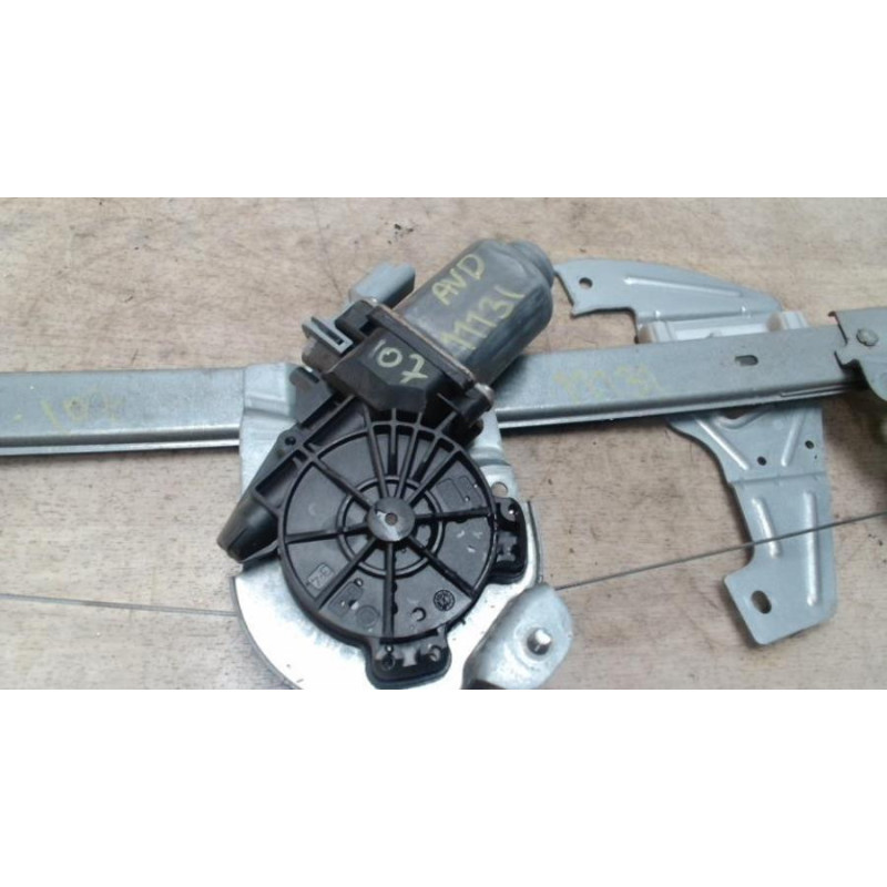 Leve vitre electrique avant droit PEUGEOT 107 PHASE 2 d’occasion