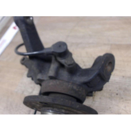 Fusee avant gauche NISSAN  d’occasion
