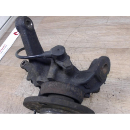 Fusee avant gauche NISSAN  d’occasion