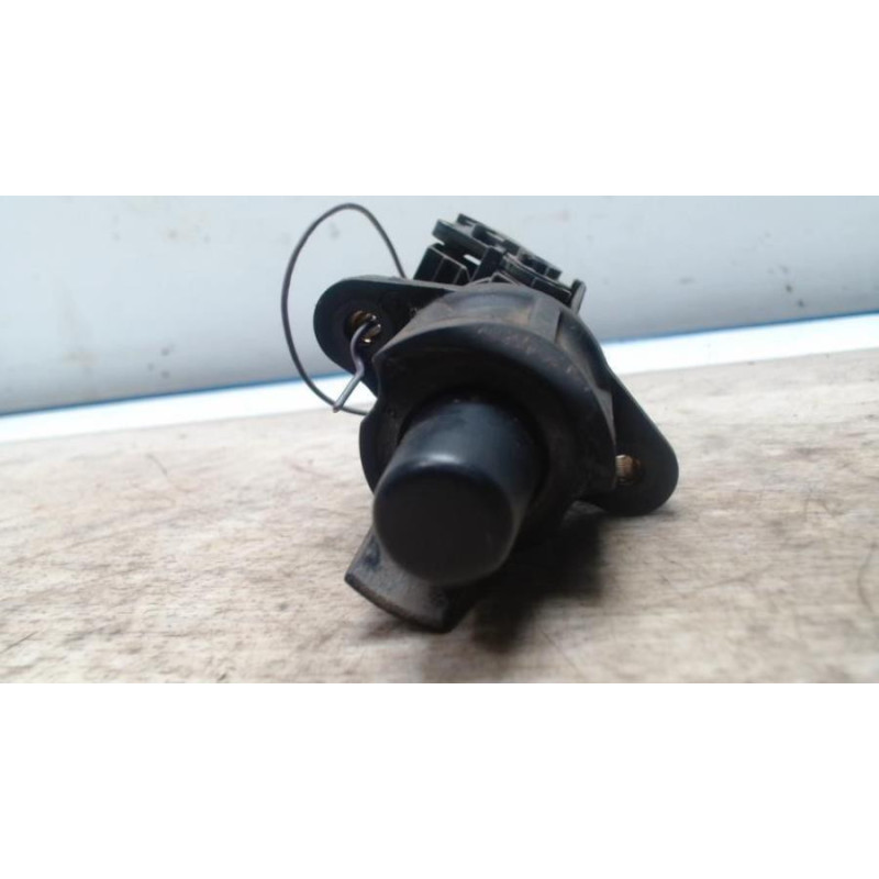 Bouton de coffre PEUGEOT 107 PHASE 2 d’occasion